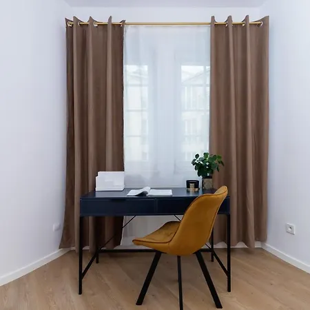 Old Town Dluga 48 Family Apartment By Noclegi Renters Krakow Exterior photo