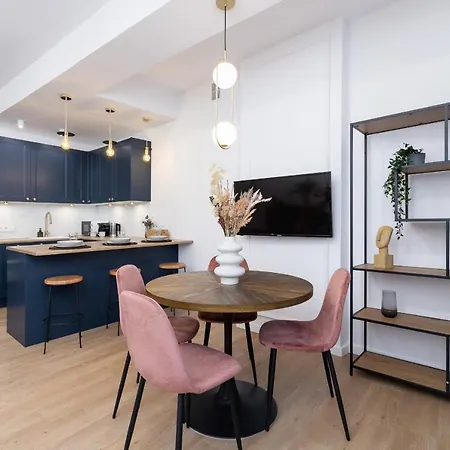 Old Town Dluga 48 Family Apartment By Noclegi Renters Krakow Exterior photo
